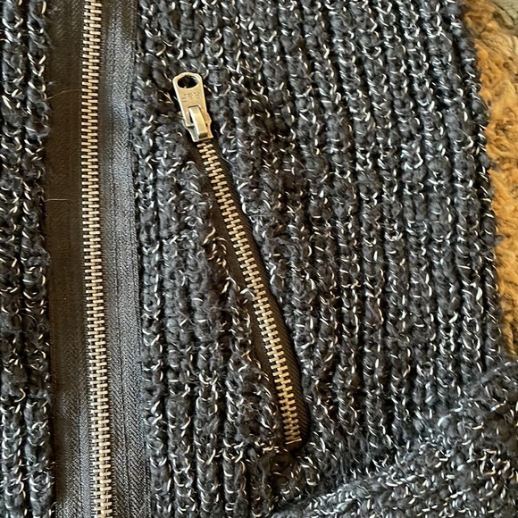 Abercrombie Fitch Womens Medium Gray Asymmetrical Zip Collared Knit Sweater - Picture 2 of 5